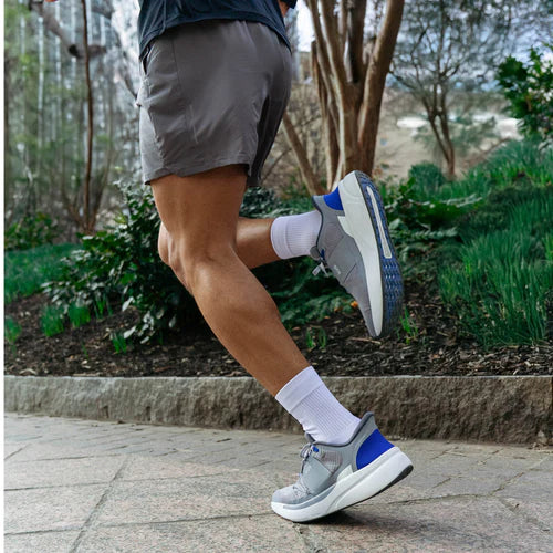 Kizik Men's Freedom Run Sneaker in Alloy/Blue