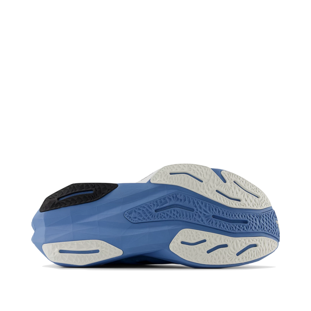 Bottom view of New Balance Fuelcell v4 for men.