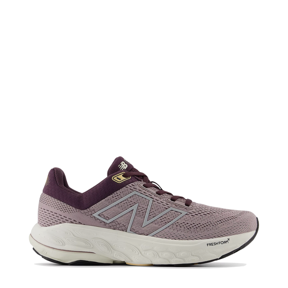 Side (right) view of New Balance Fresh Foam X 860v14 Sneaker for women.