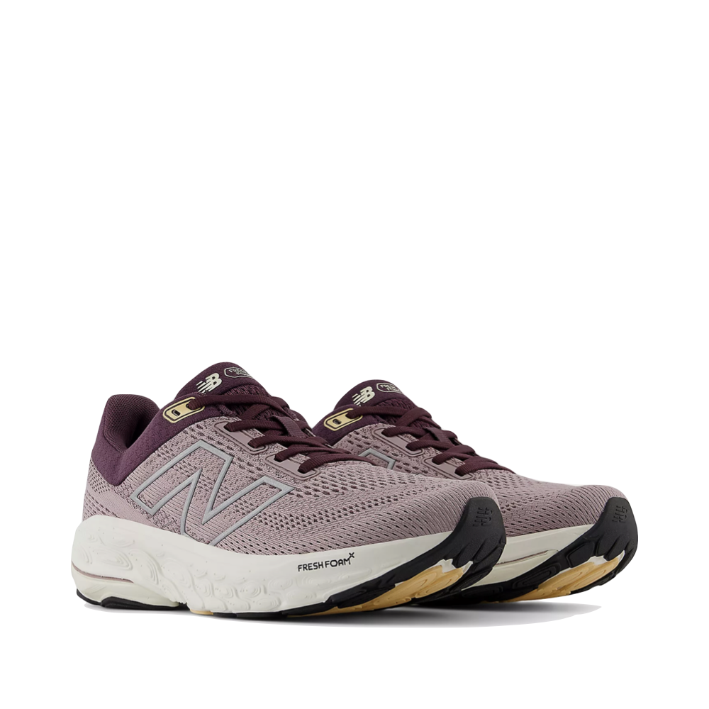 Mudguard and Toe view of New Balance Fresh Foam X 860v14 Sneaker for women.