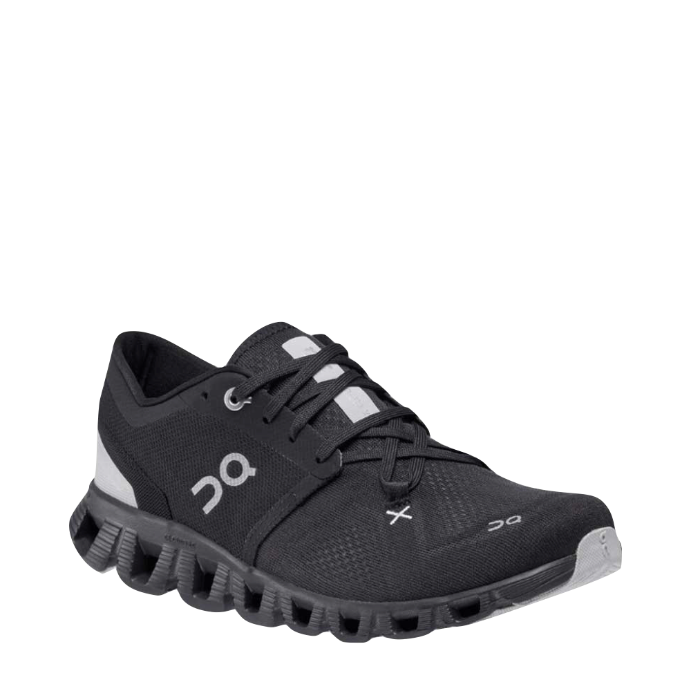 Mudguard and Toe view of On Cloud X3 Training Sneaker for women.