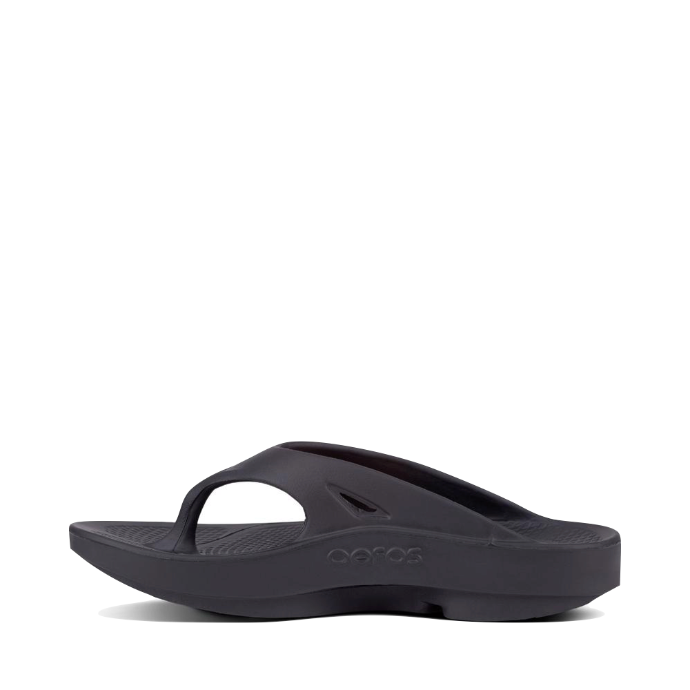 Side (left) view of OOfos OOriginal Thong Sandal for unisex.
