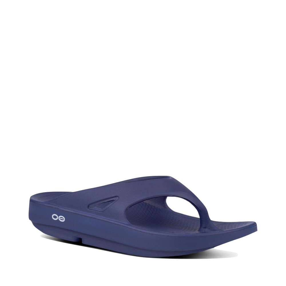 Toe view of OOfos OOriginal Thong Sandal for unisex.