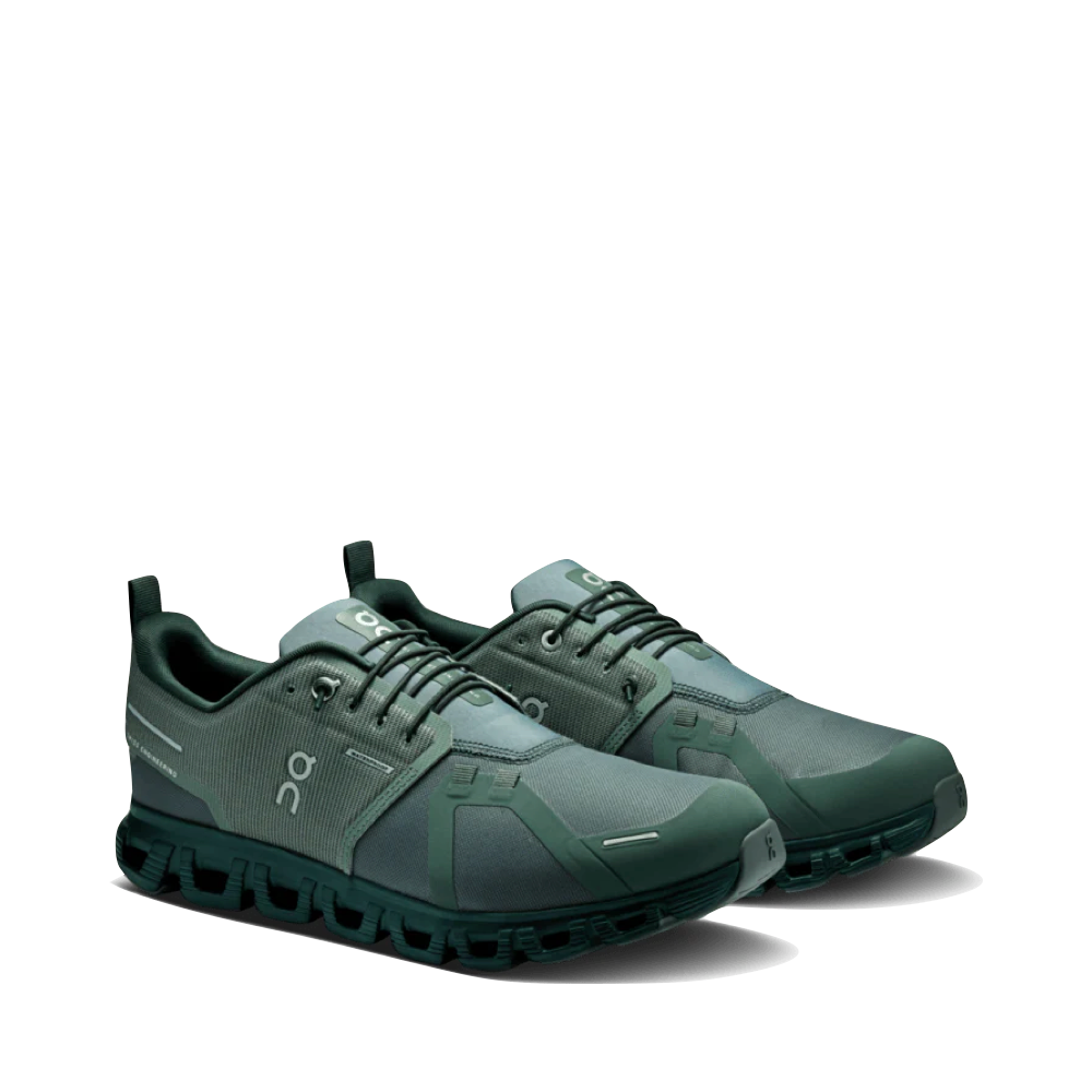 Mudguard and Toe view of On Cloud 6 Waterproof Sneaker for men.