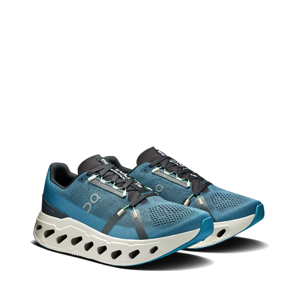 Mudguard and Toe view of On Cloudeclipse Sneaker for men.