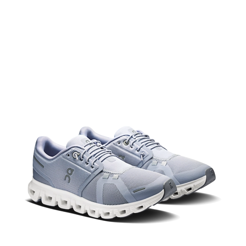 Mudguard and Toe view of On Cloud 6 Sneaker for women.