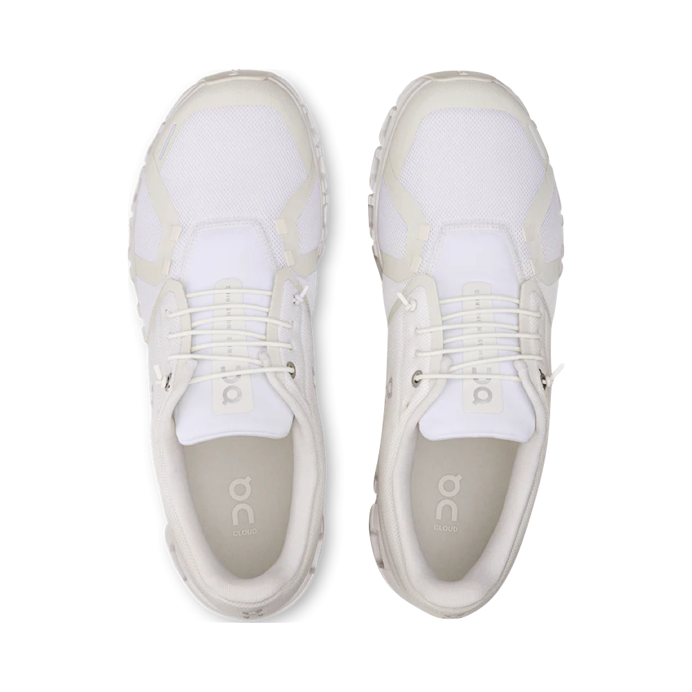 Top-down view of On Cloud 6 Sneaker for women.