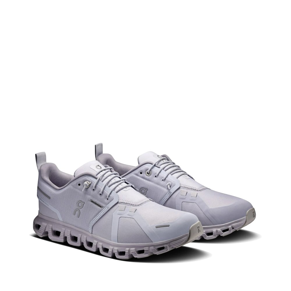 Mudguard and Toe view of On Cloud 6 Waterproof Sneaker for women.