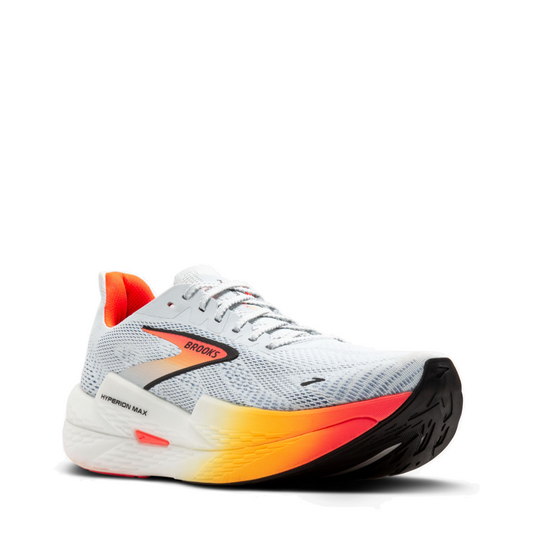 Mudguard and Toe view of Brooks Hyperion Max 2 Sneaker for women.