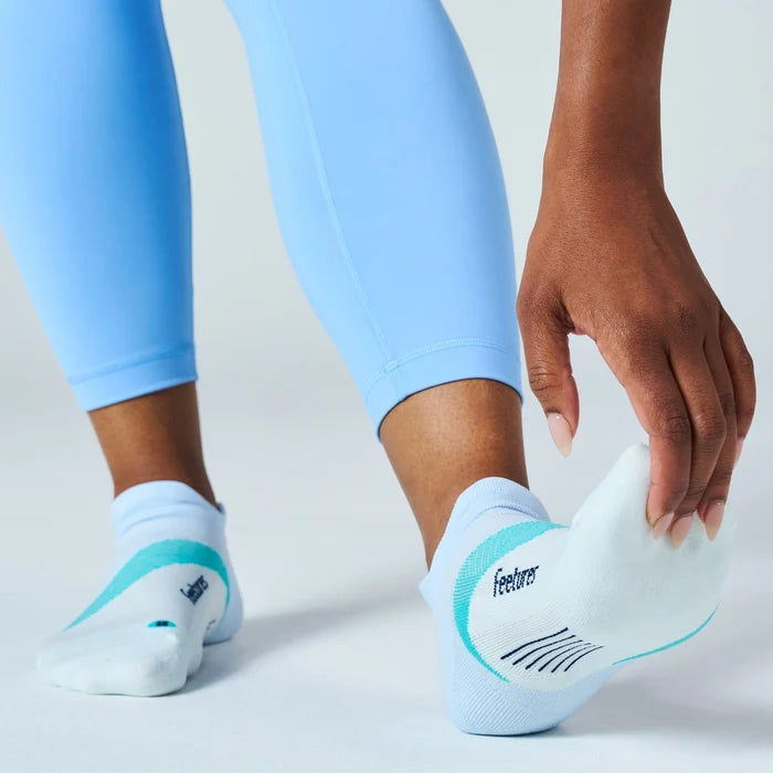 Feetures Elite Light Cushion Tab Sock in Glacier Mist