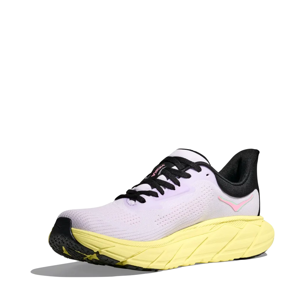 Mudguard and Toe view of Hoka Arahi 7 Sneaker for women.