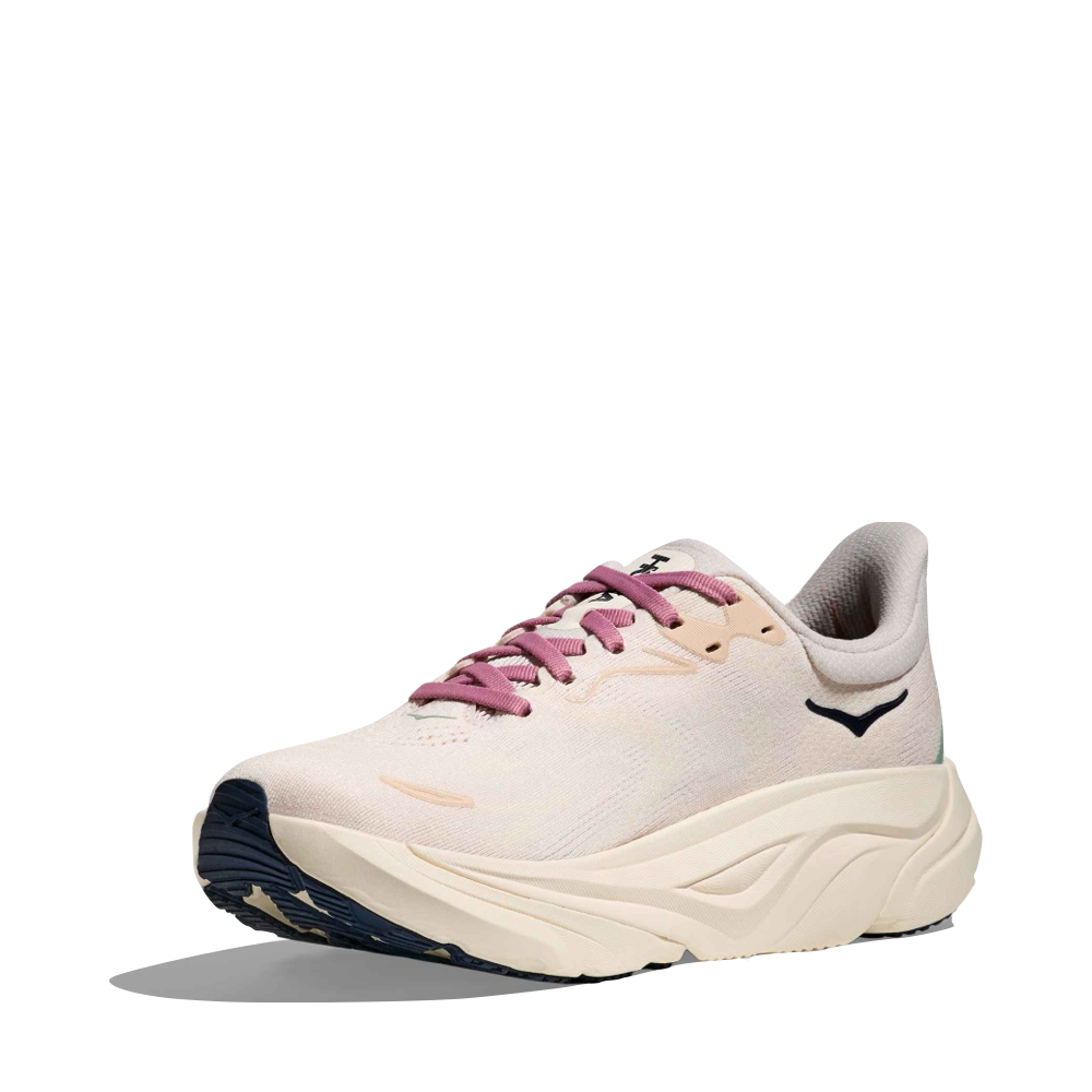 Mudguard and Toe view of Hoka Arahi 8 Sneaker for women.