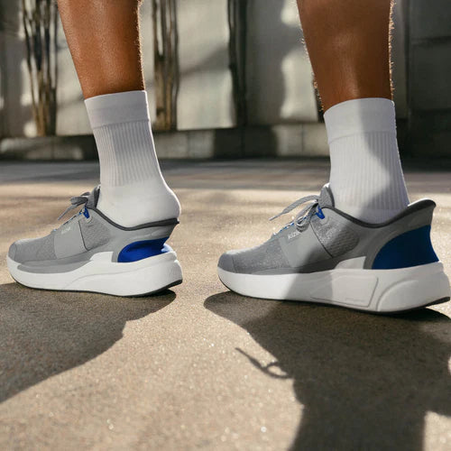 Kizik Men's Freedom Run Sneaker in Alloy/Blue