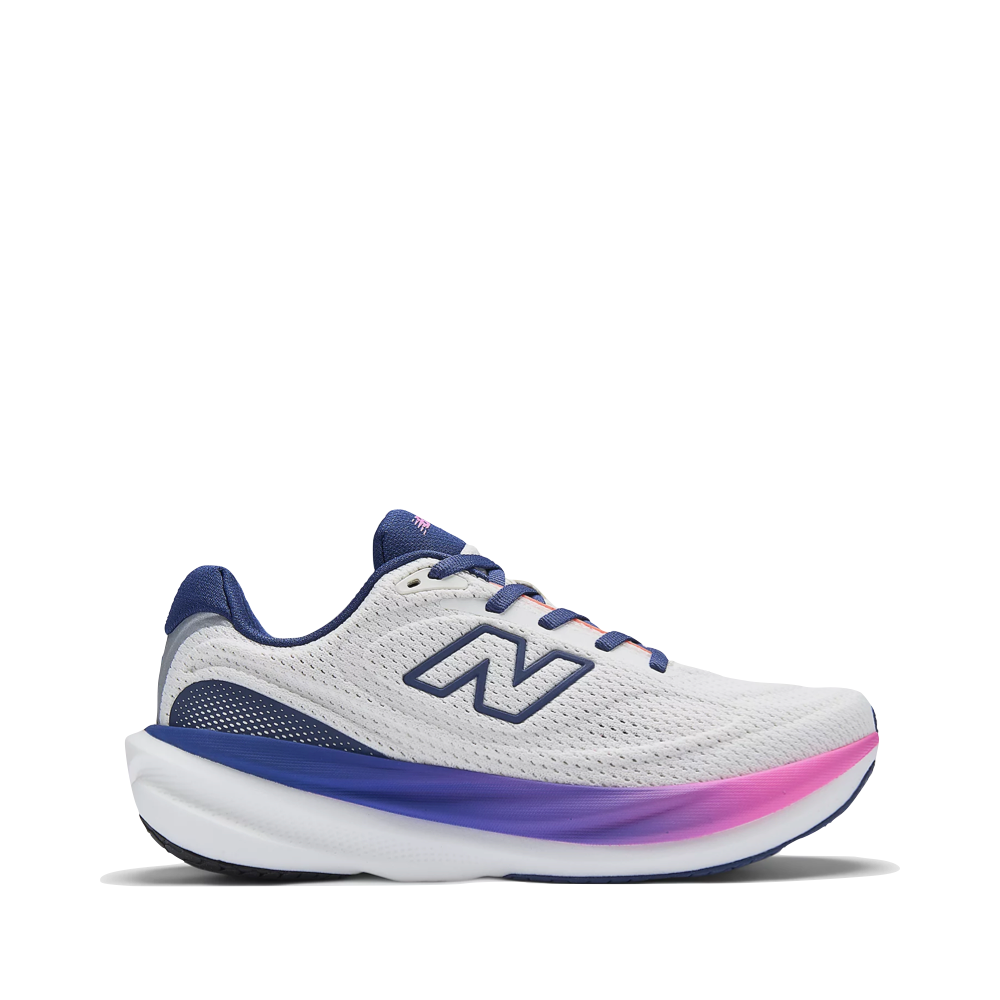 Side (right) view of New Balance 1080v15 Sneaker for women.