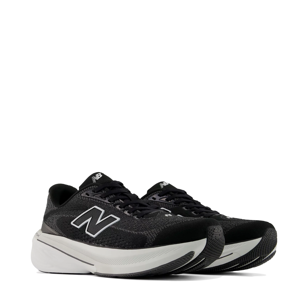 Mudguard and Toe view of New Balance Fresh Foam X 860v15 Sneaker for women.