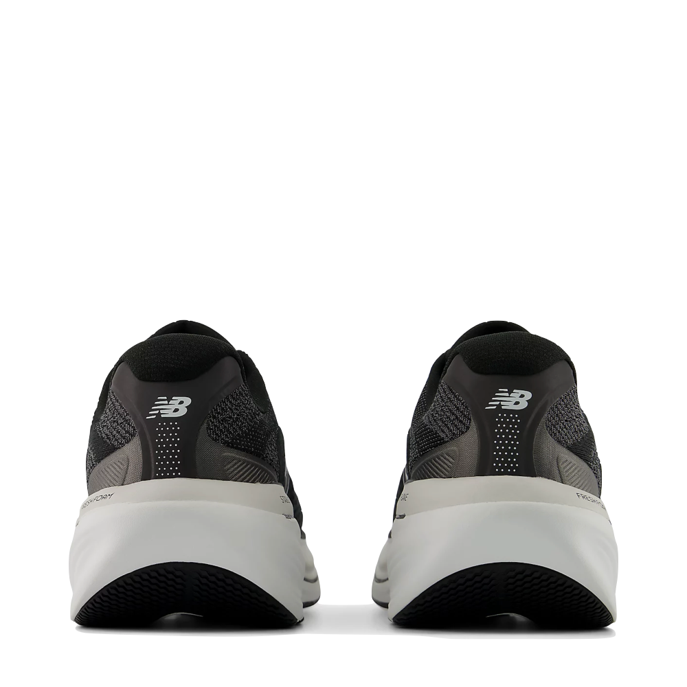 Back view of New Balance Fresh Foam X 860v15 Sneaker for women.