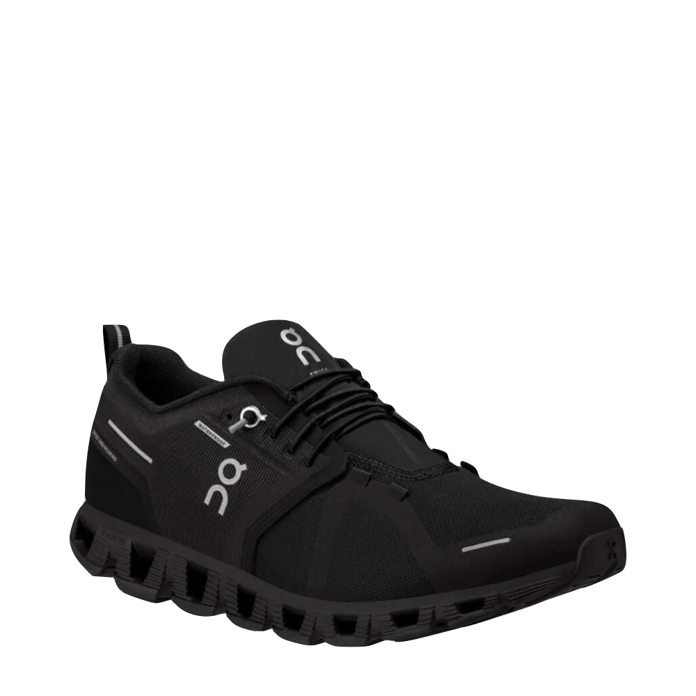 Mudguard and Toe view of On Cloud 5 Waterproof Sneaker for women.