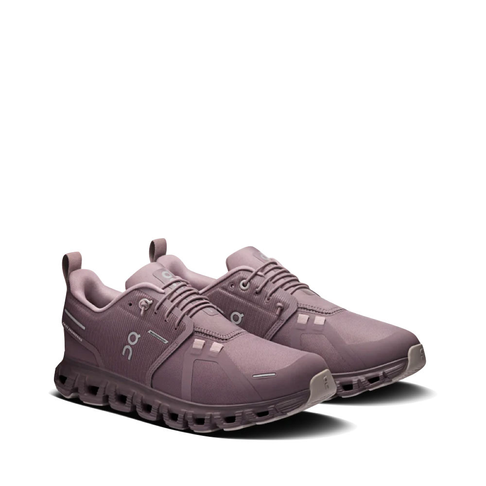 Mudguard and Toe view of On Cloud 6 Waterproof Sneaker for women.