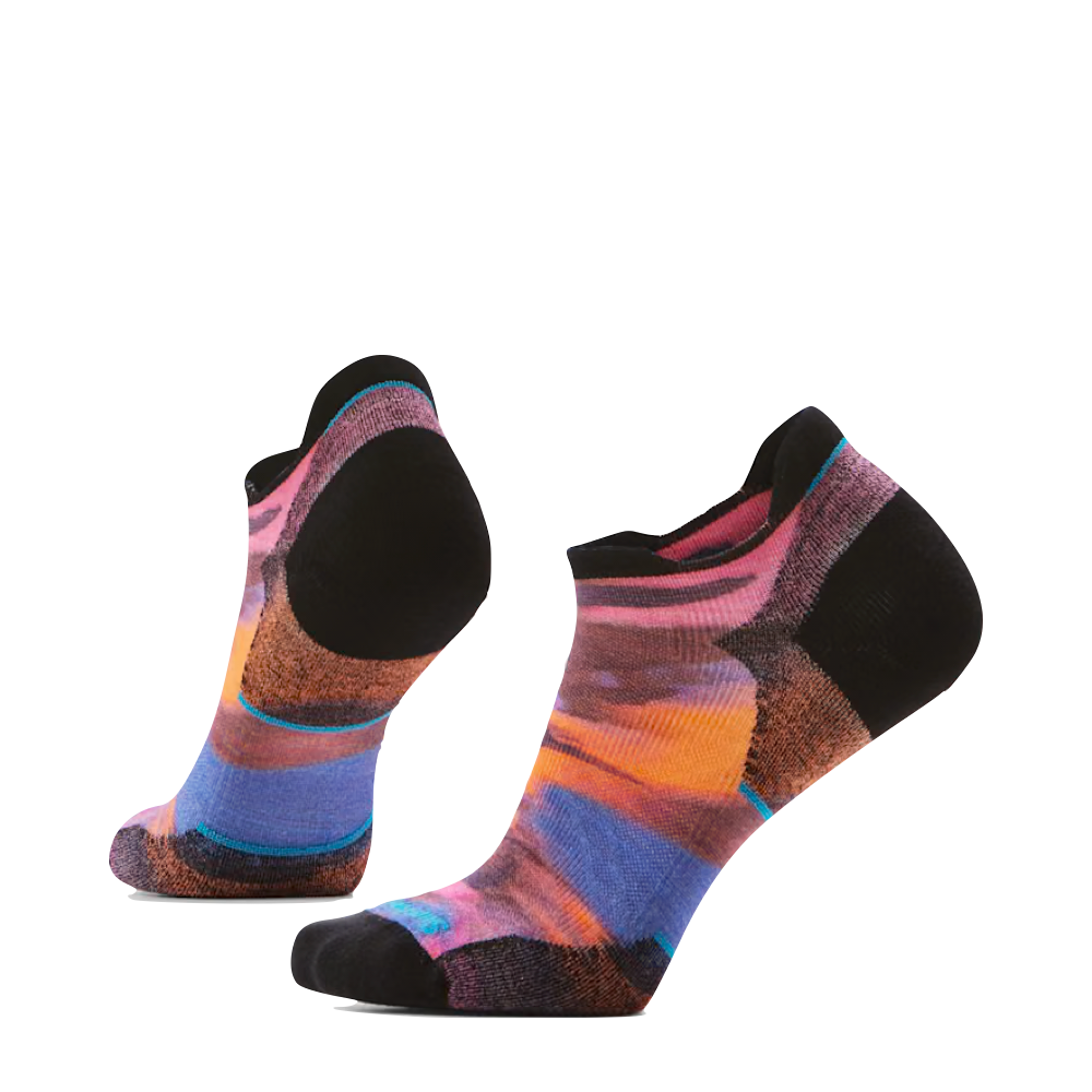 Side (left) view of Smartwool Run Brushed Print Targeted Cushion Low Ankle Socks for women.