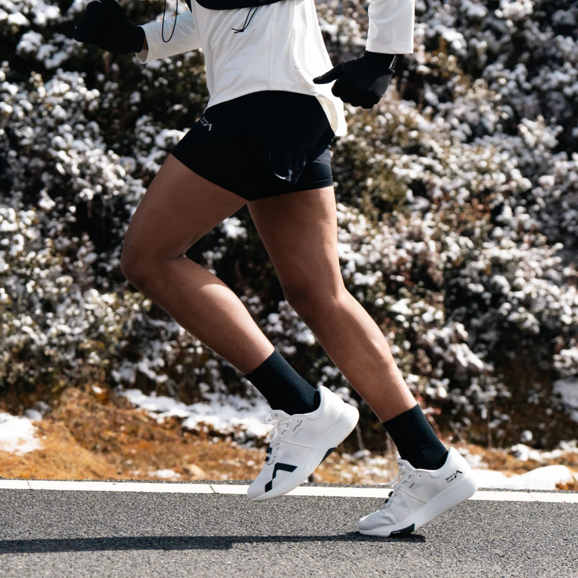 Mount to Coast Men's R1 Sneaker in White