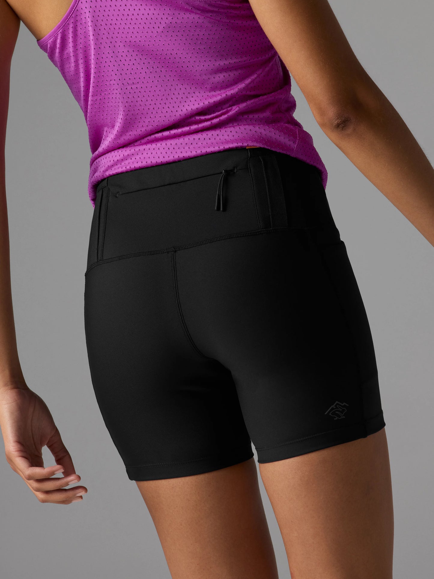 Rabbit Women's Stash-Hers 5" Short in Black